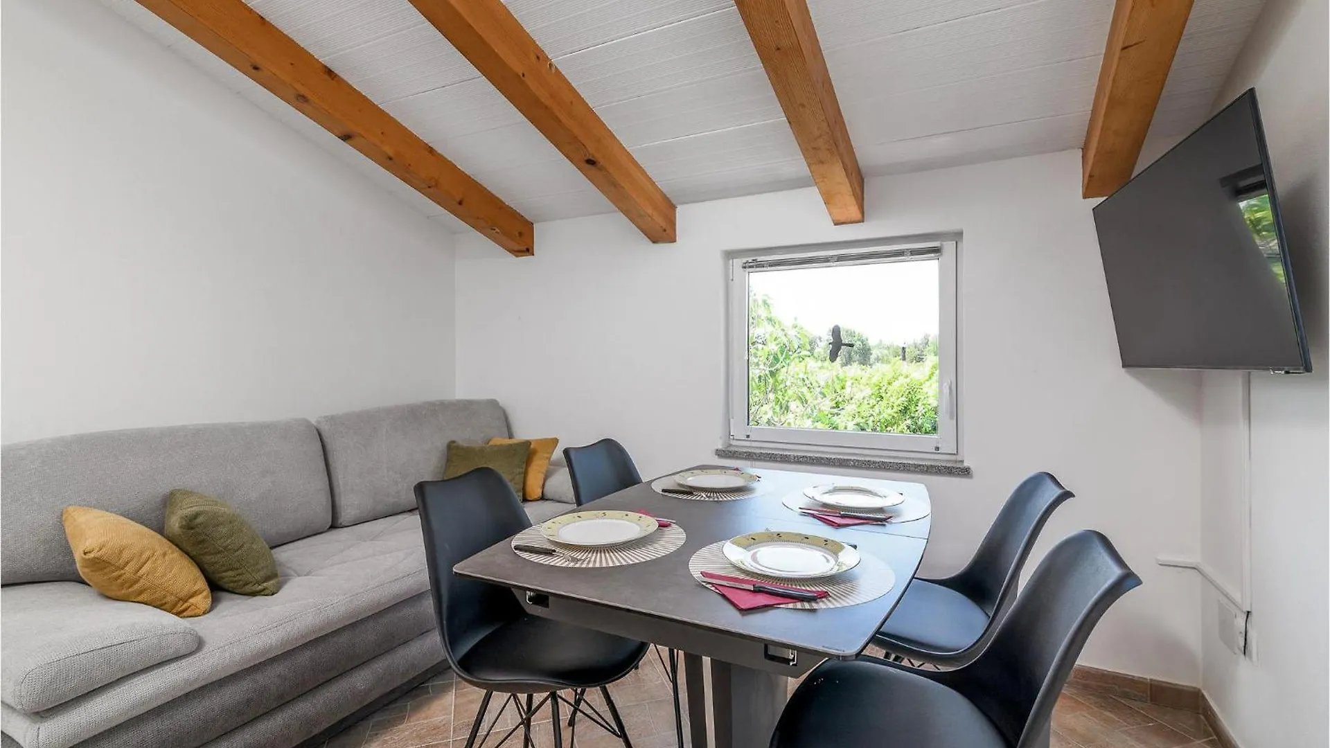 Holiday home Lovely Home In Medulin With Kitchen